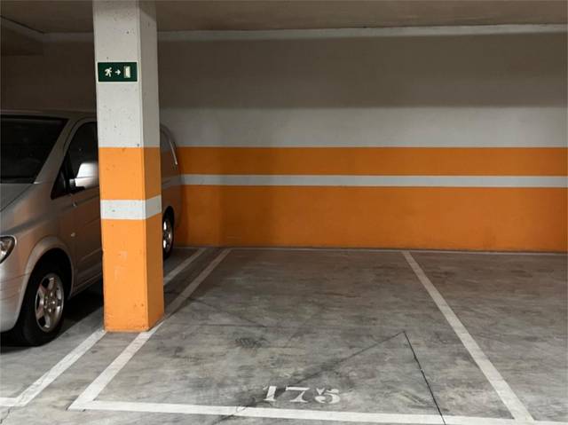 Garaje en Alquiler en Avenida Juan Pablo II, 11 en Tenería I – La Tenería II