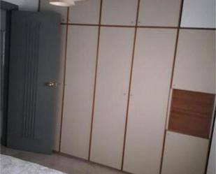 Apartament de lloguer en  Granada Capital amb Terrassa, Traster i Moblat