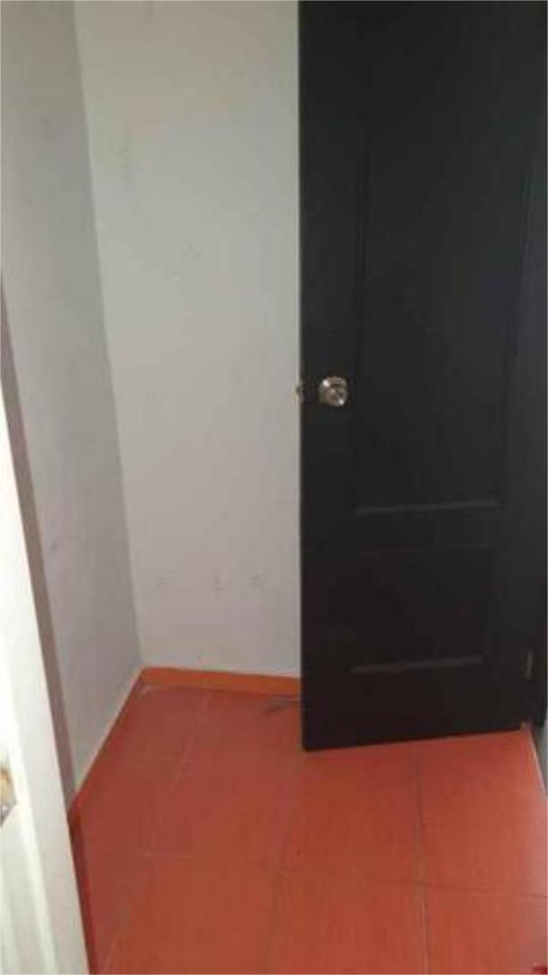 Box room to rent in Camas