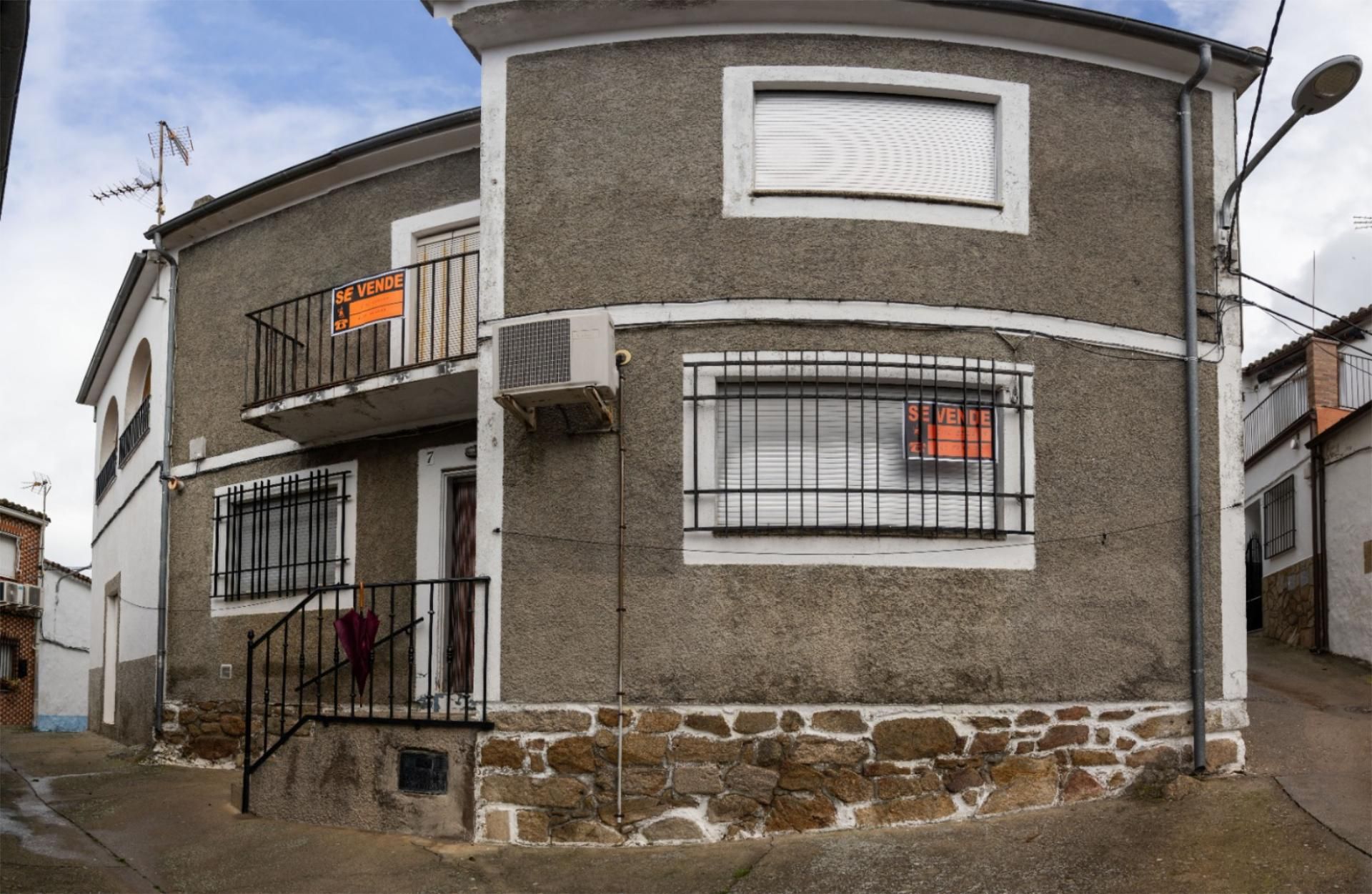 Exterior view of Flat for sale in Villar de Plasencia  with Air Conditioner, Terrace and Balcony