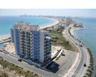 Vista exterior de Apartament en venda en La Manga del Mar Menor amb Aire condicionat, Piscina i Moblat