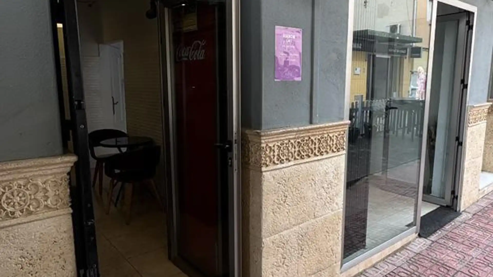 Premises for transfer in Torrevieja  with Air Conditioner