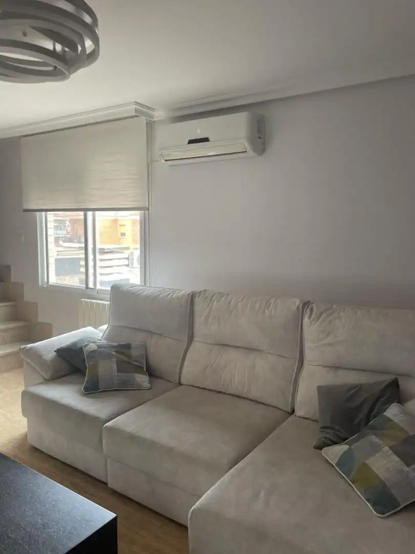Dúplex en venda a Calle Gran Capitán, 51, Centro Sala d'estar de Dúplex en venda en Puertollano amb Aire condicionat, Calefacció i Traster