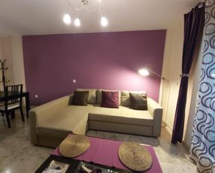 Sala d'estar de Apartament de lloguer en Torremolinos amb Aire condicionat, Calefacció i Moblat