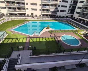 Swimming pool of Flat for sale in  Sevilla Capital  with Air Conditioner, Terrace and Swimming Pool