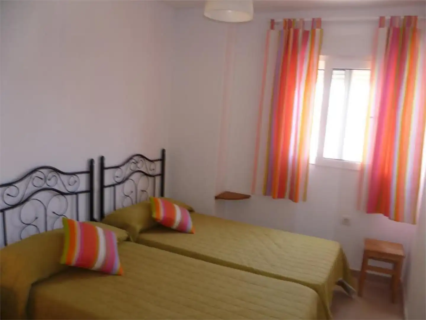 Schlafzimmer von Wohnungen zur Miete in Mazarrón mit Klimaanlage, Terrasse und Schwimmbad