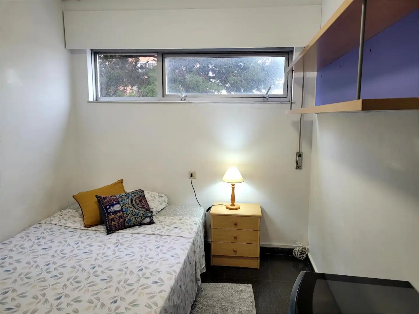 Schlafzimmer von Wohnung zur untervermieten in Alicante / Alacant mit Möbliert, Waschmaschine und Mikrowelle