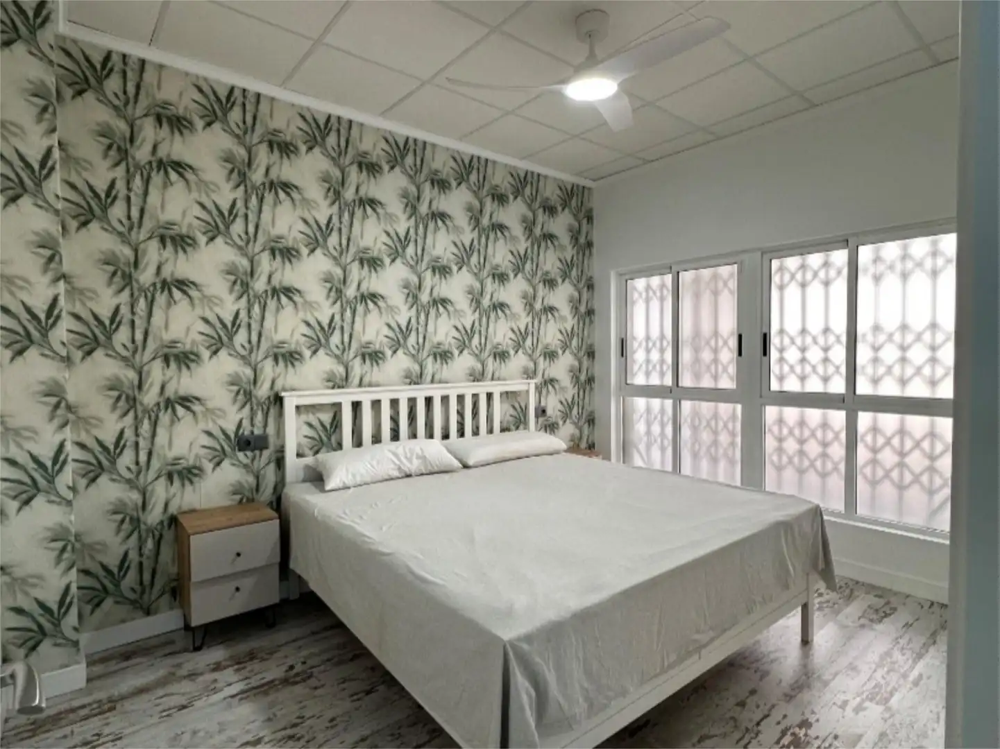 Schlafzimmer von Wohnung zum Verkauf in Torrevieja mit Klimaanlage und Terrasse