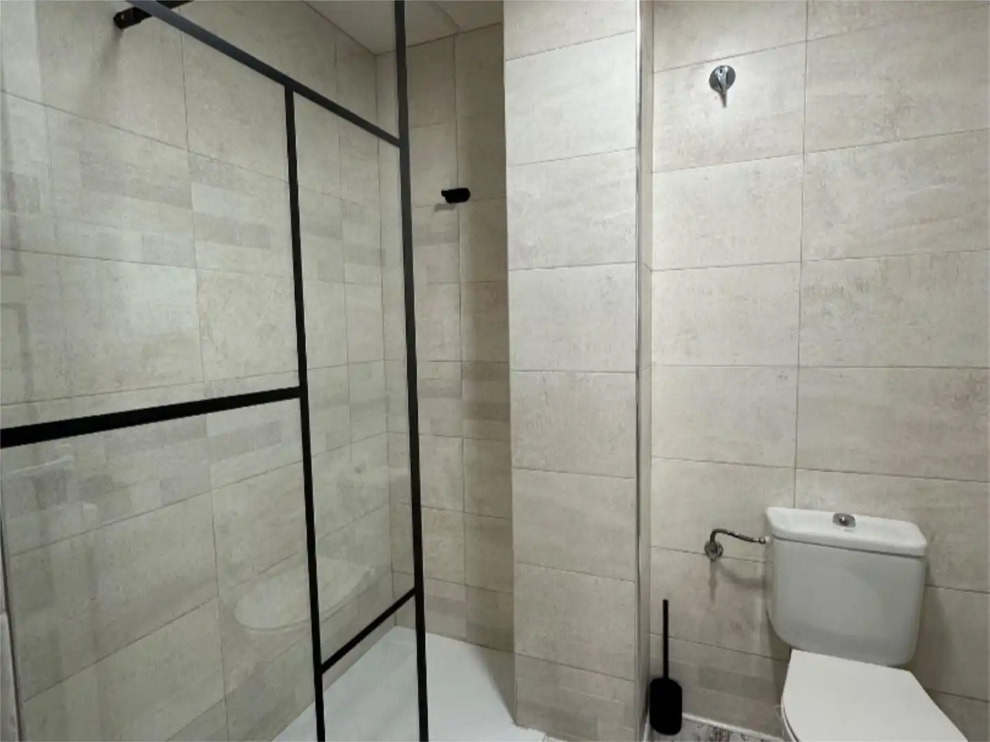 Badezimmer von Wohnung zum Verkauf in Torrevieja mit Klimaanlage und Terrasse