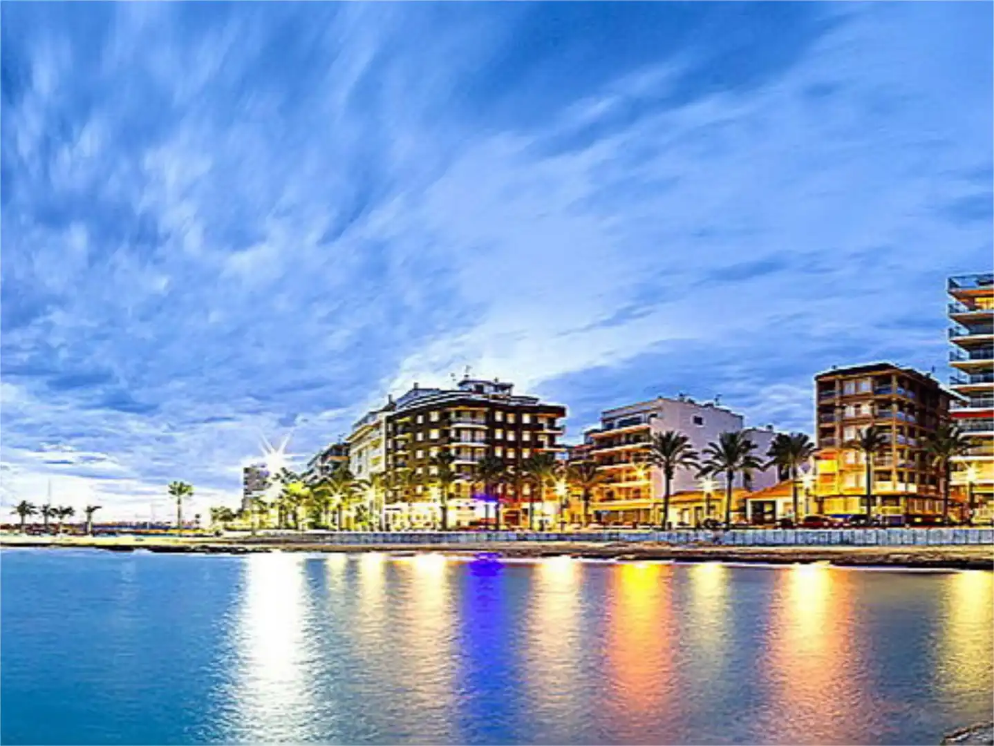 Außenansicht von Wohnung zum Verkauf in Torrevieja mit Klimaanlage und Terrasse