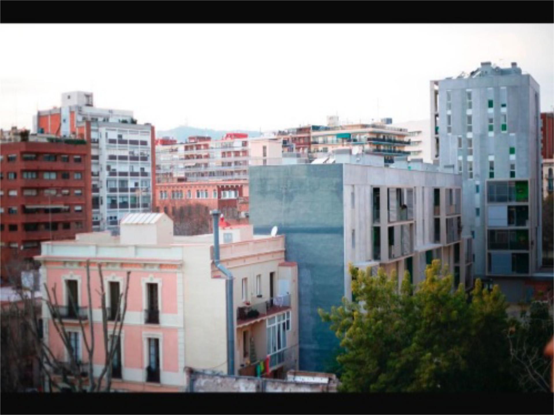 Vista exterior de Piso en venta en  Barcelona Capital con Amueblado y Balcón