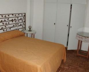 Flat to share in Calle de Ramón y Cajal, 24, Centro