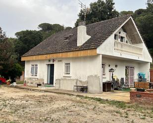 Vista exterior de Finca rústica en venda en Dosrius amb Calefacció, Jardí privat i Terrassa