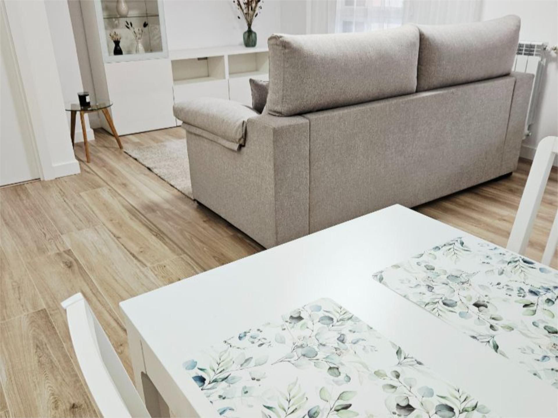 Sala d'estar de Pis en venda en Burlada / Burlata amb Calefacció, Parquet i Terrassa