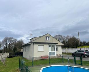 Vista exterior de Casa o xalet de lloguer en Lugo Capital amb Piscina i Balcó