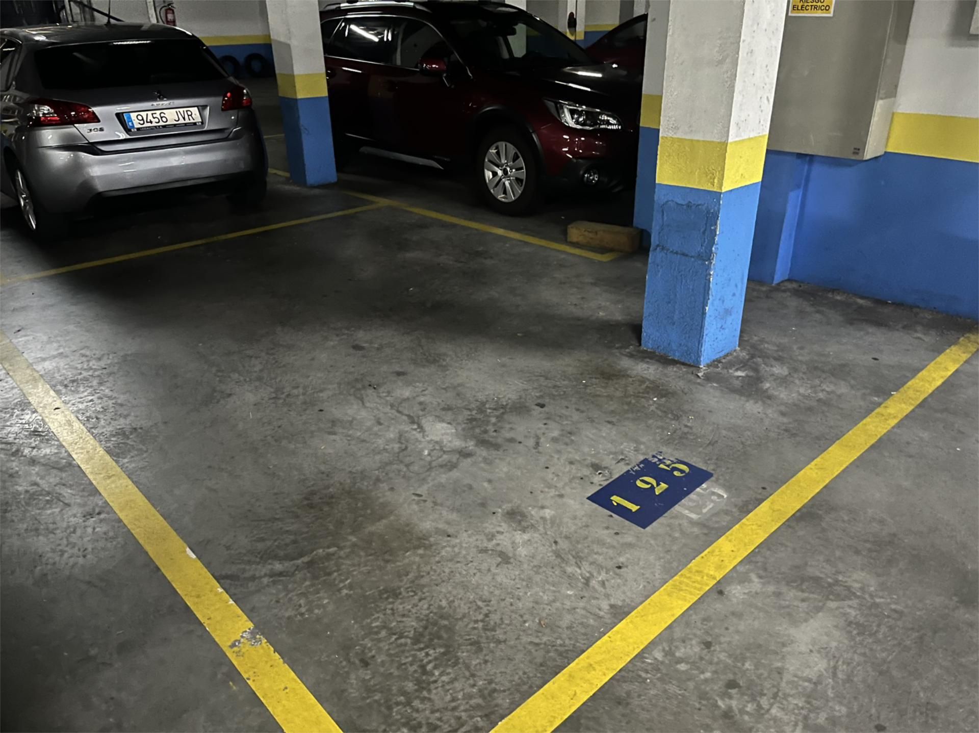 Garage for sale in Calle Aurelio de Llano, 1, Auditorio - Seminario - Parque de Invierno Parking of Garage for sale in Oviedo