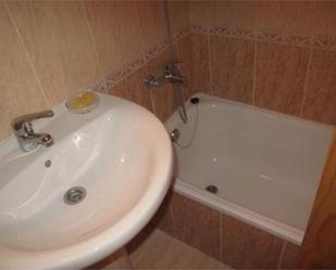 Bathroom of Apartment to rent in Vandellòs i l'Hospitalet de l'Infant  with Terrace and Furnished