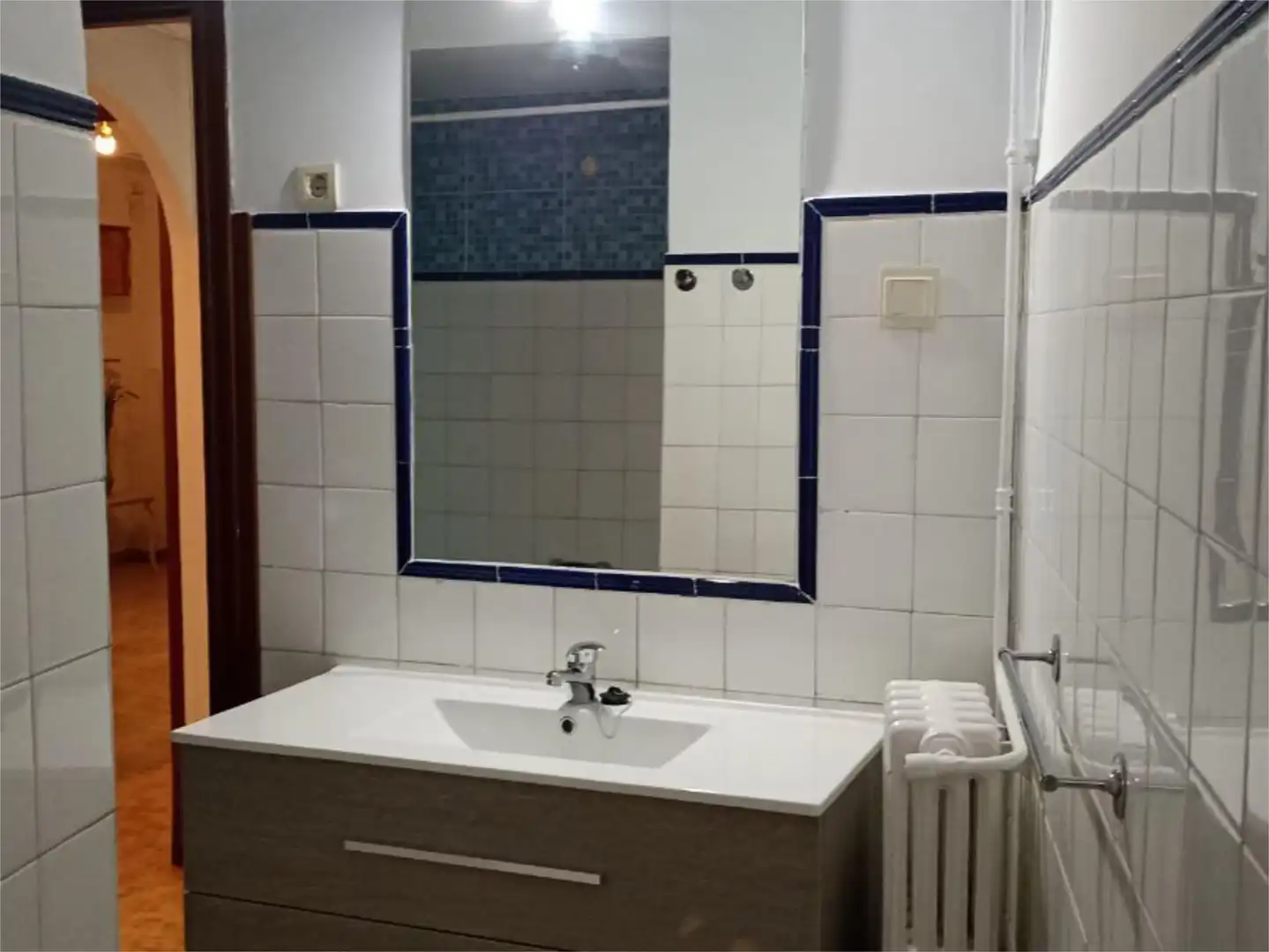Flat for rent in Calle Cetti Meriem, 5, Centro - Sagrario Bathroom of Flat for rent in Granada with Furnished and Balcony