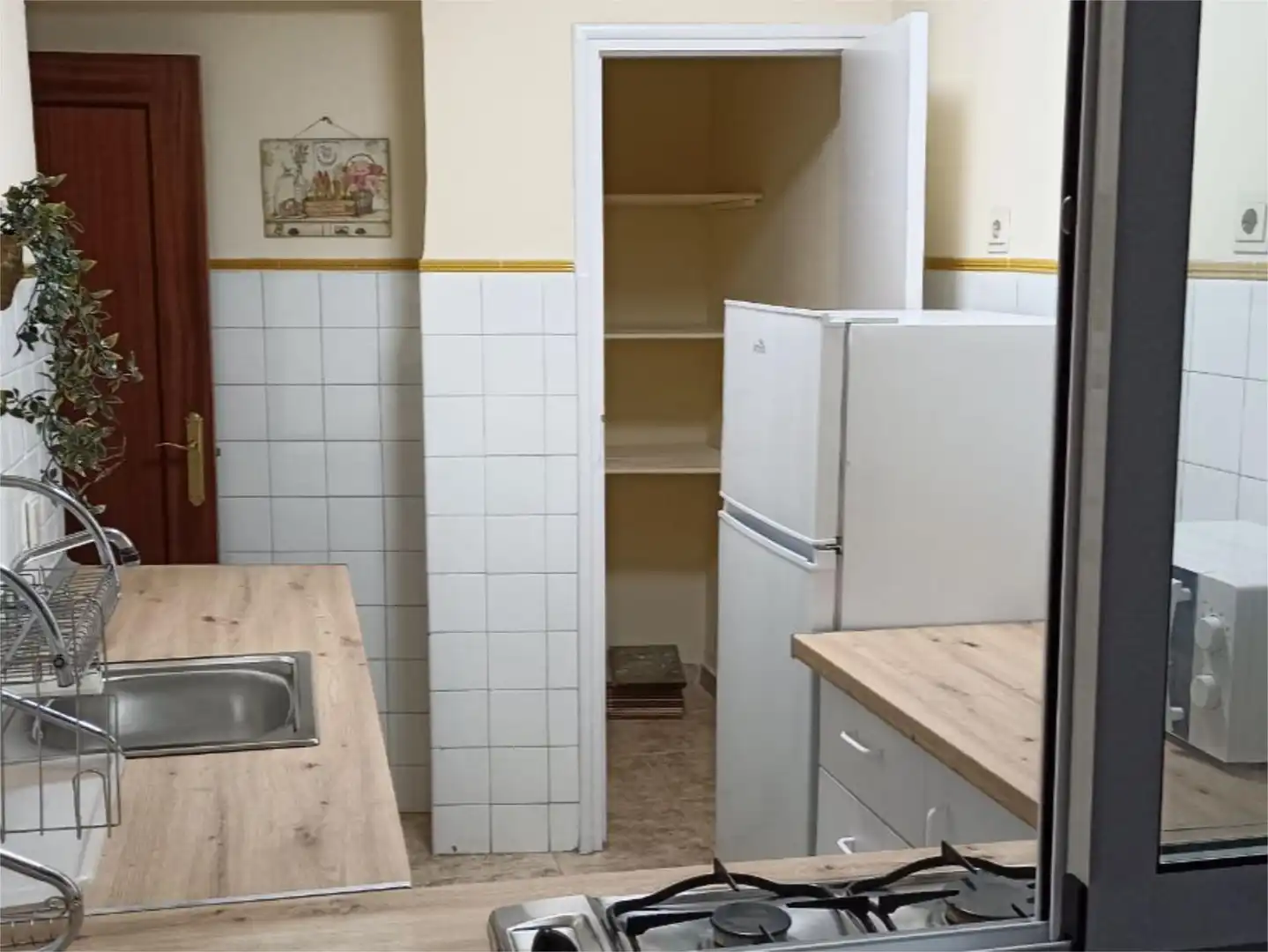 Flat for rent in Calle Cetti Meriem, 5, Centro - Sagrario Kitchen of Flat for rent in Granada with Furnished and Balcony