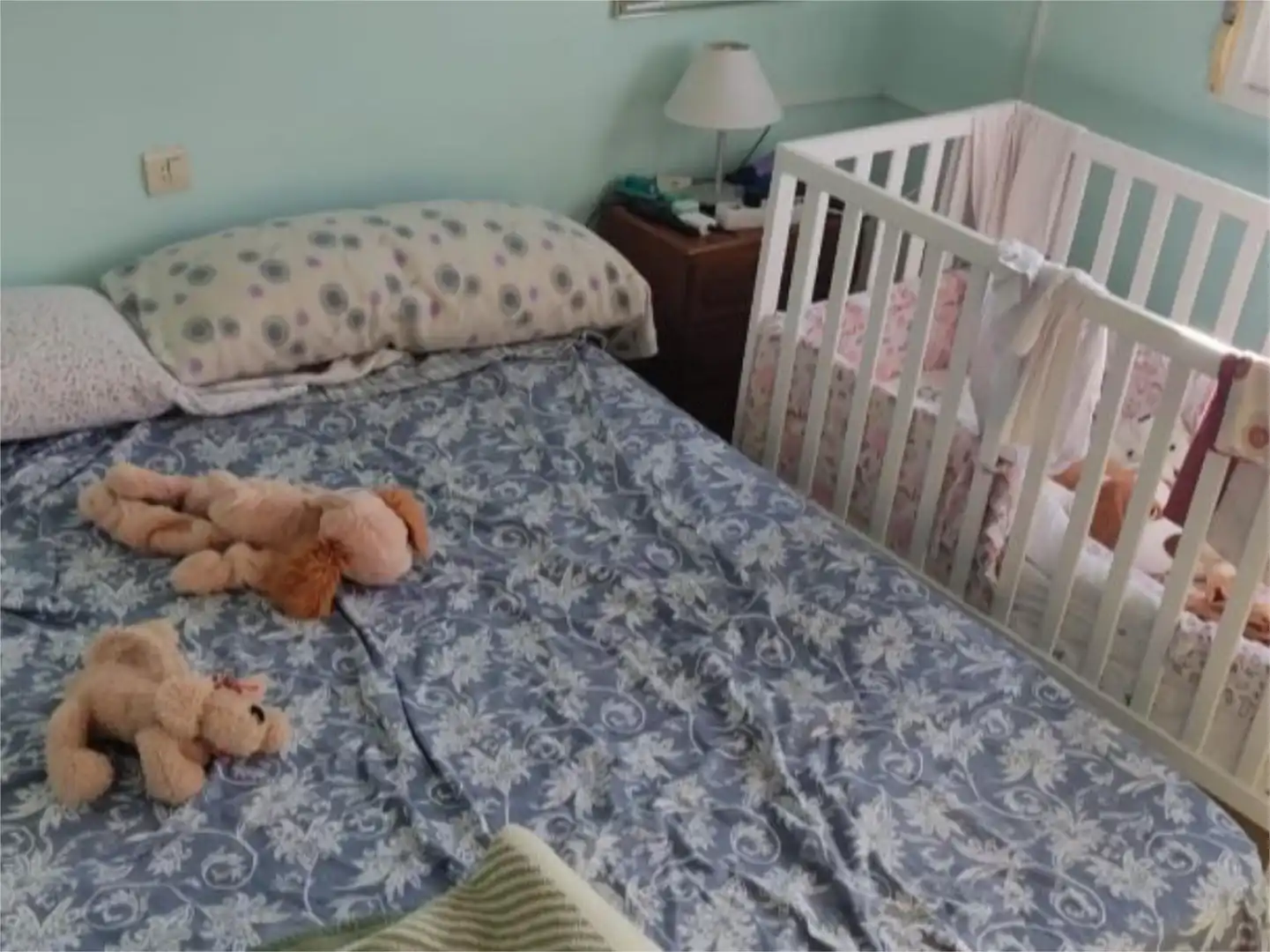 Schlafzimmer von Einfamilien-Reihenhaus zum Verkauf in Cáceres Capital mit Klimaanlage und Terrasse