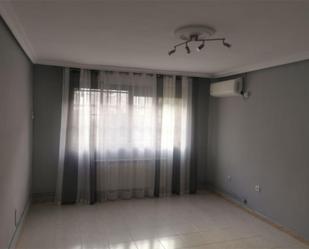 Bedroom of Flat to rent in Cáceres Capital  with Air Conditioner, Heating and Terrace