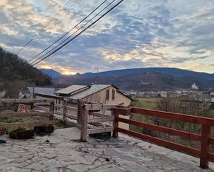 Vista exterior de Casa o xalet en venda en Montferrer i Castellbò amb Aire condicionat, Terrassa i Piscina