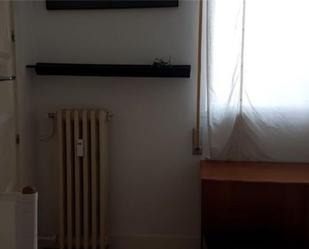 Bedroom of Flat to rent in  Madrid Capital  with Air Conditioner, Heating and Private garden