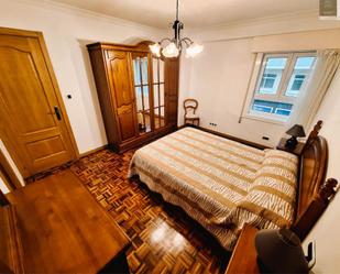 Bedroom of Flat to rent in A Coruña Capital   with Parquet flooring, Furnished and Community parking