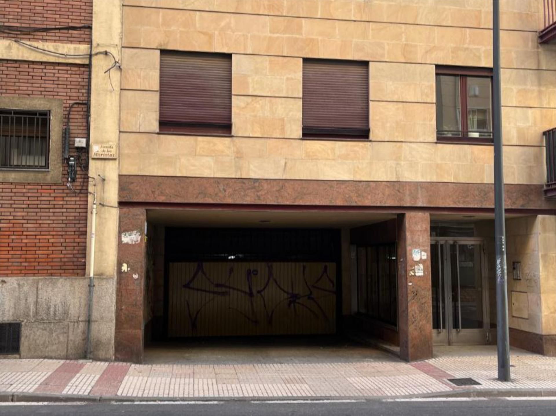 Vista exterior de Garatge de lloguer en Salamanca Capital
