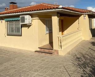 Vista exterior de Casa o xalet en venda en Numancia de la Sagra amb Aire condicionat i Terrassa