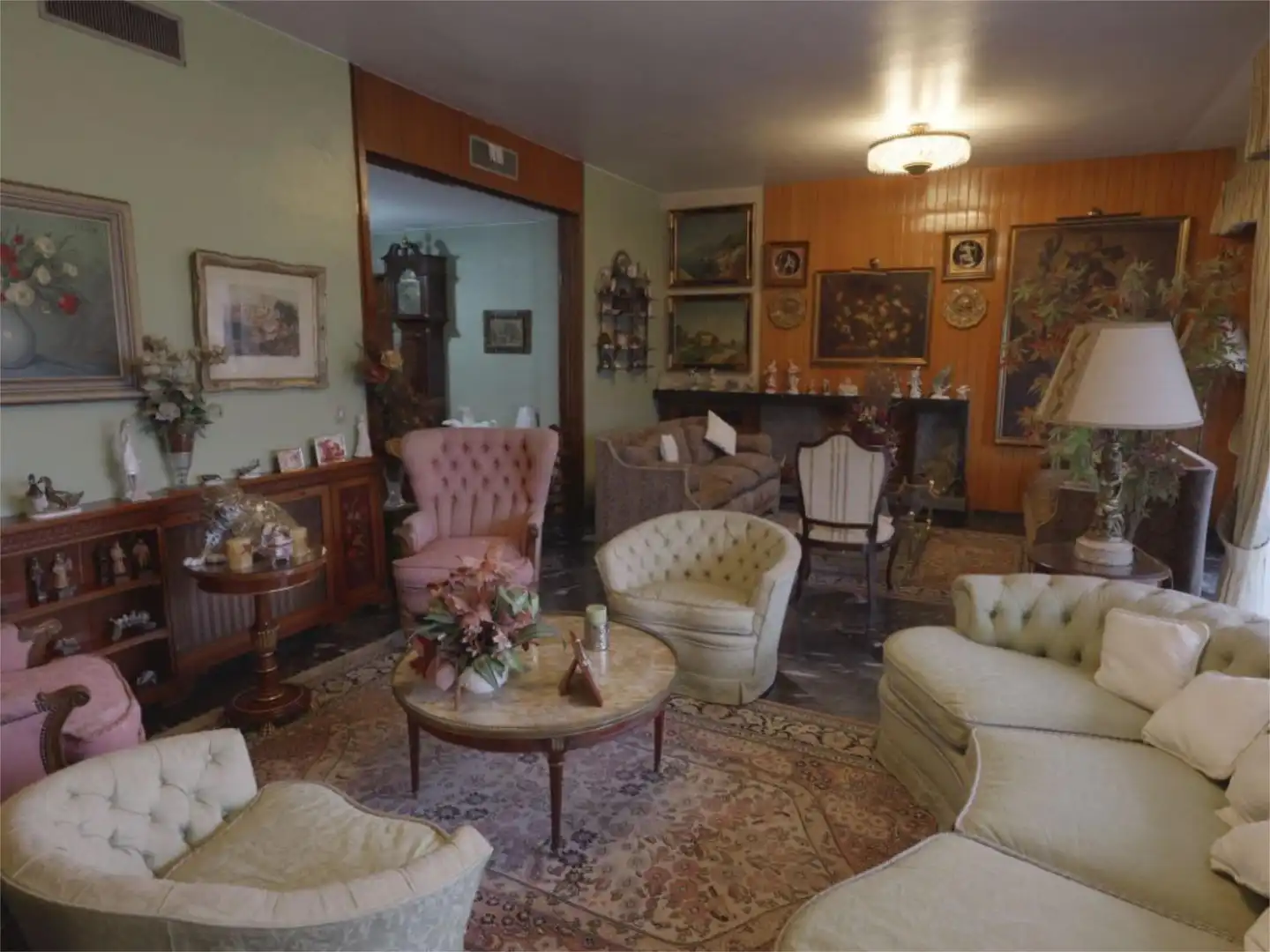 Living room of Flat for sale in Sevilla  with Air Conditioner, Heating and Parquet flooring