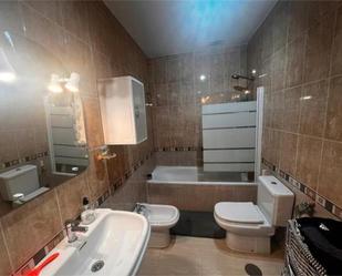 Bathroom of Single-family semi-detached for sale in Villatobas