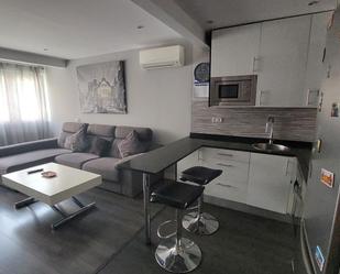 Sala d'estar de Apartament de lloguer en  Madrid Capital amb Aire condicionat, Calefacció i Parquet