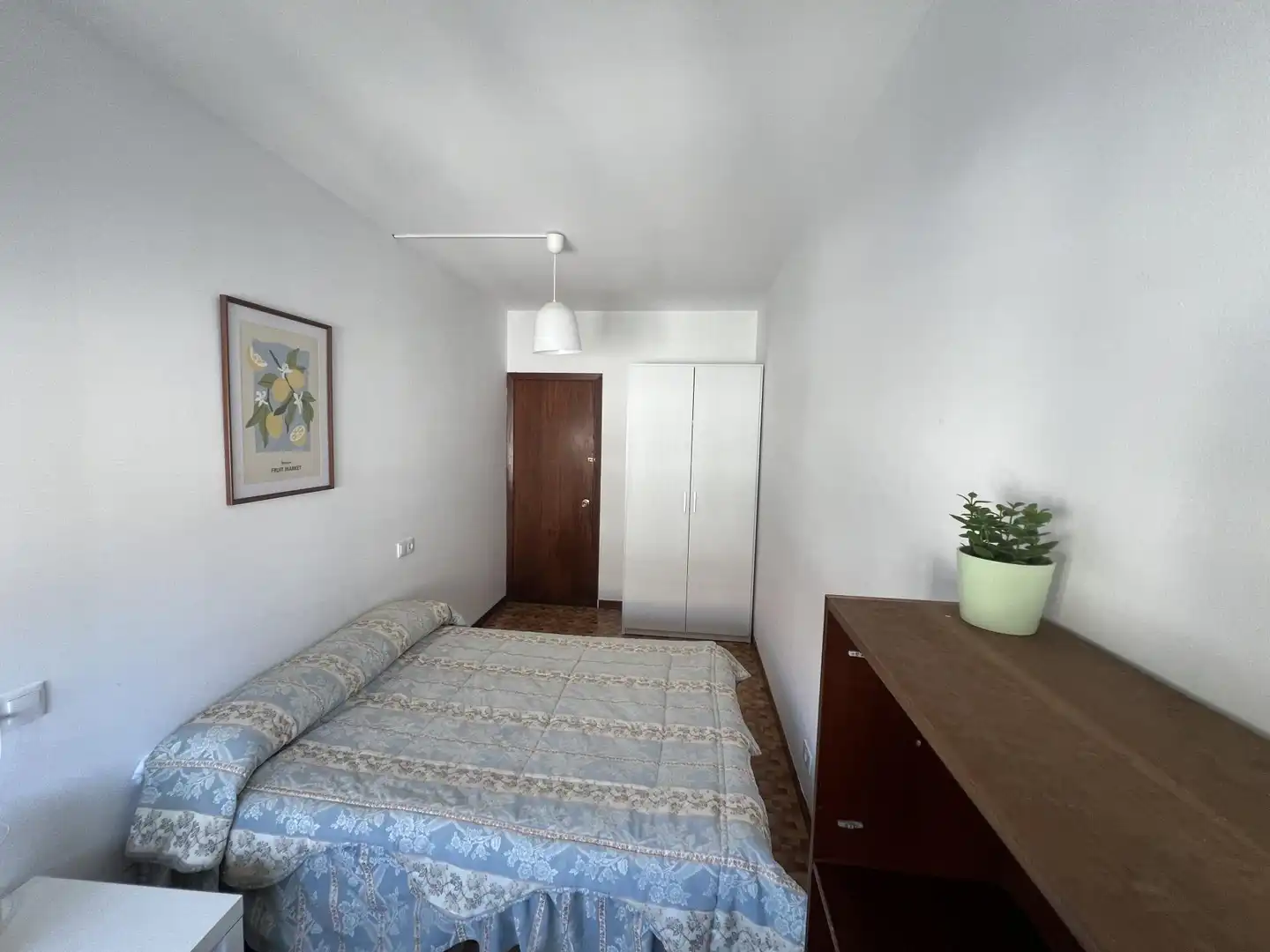 Schlafzimmer von Wohnung zur untervermieten in Boiro mit Heizung, Parkett und Möbliert