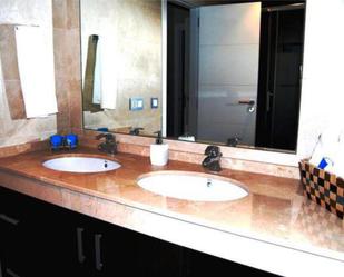 Bathroom of Apartment to rent in  Sevilla Capital