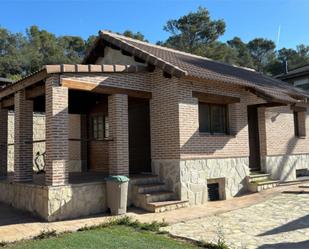 Vista exterior de Casa o xalet en venda en Albalate de Zorita amb Aire condicionat, Jardí privat i Traster