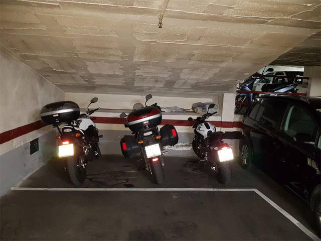 Garaje en Alquiler en Carrer de Carreras i Candi, 88 en Sants-Badal