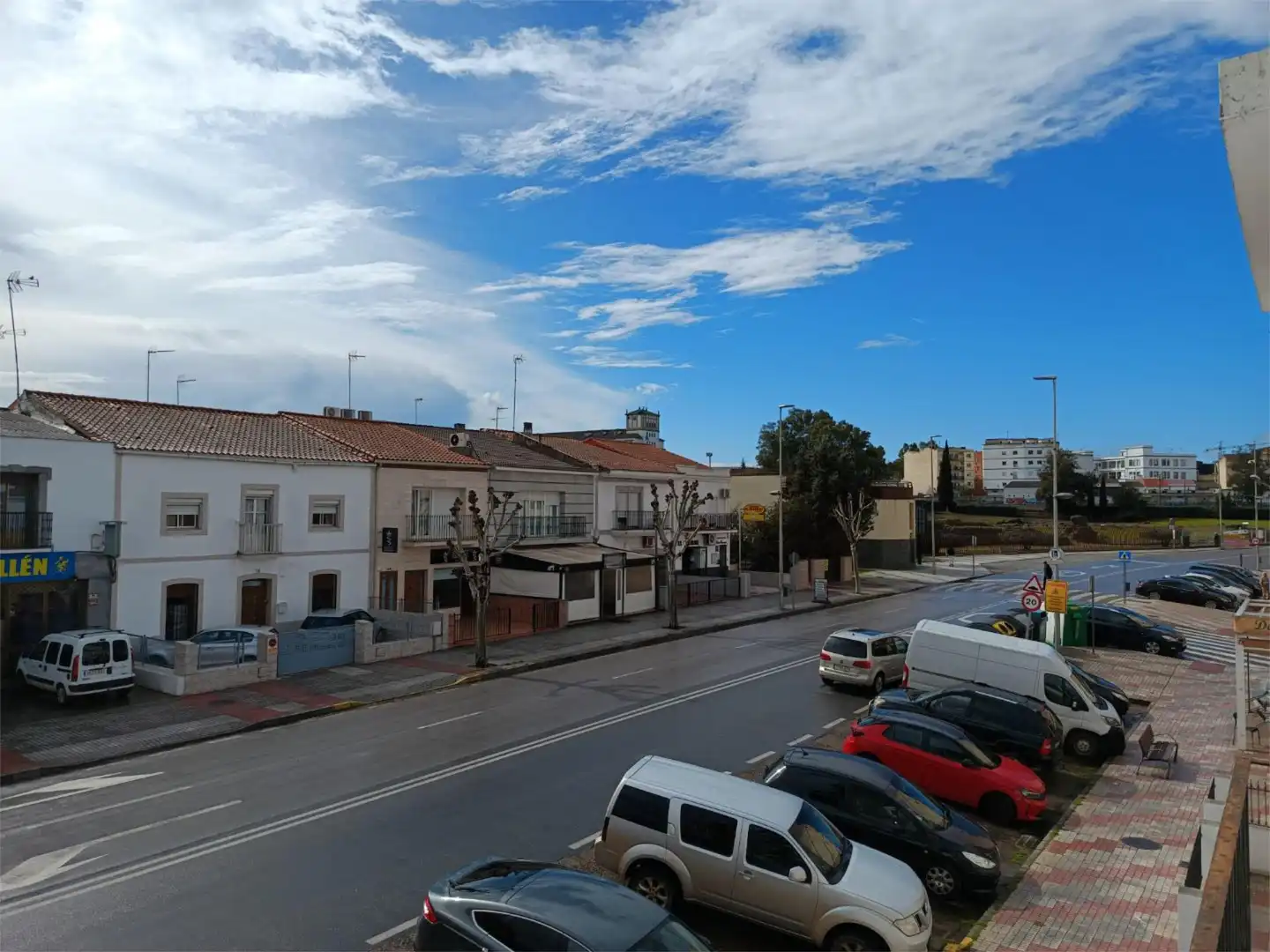 Local de lloguer a Avenida de Juan Carlos I, 11, Este Vista exterior de Local de lloguer en Mérida