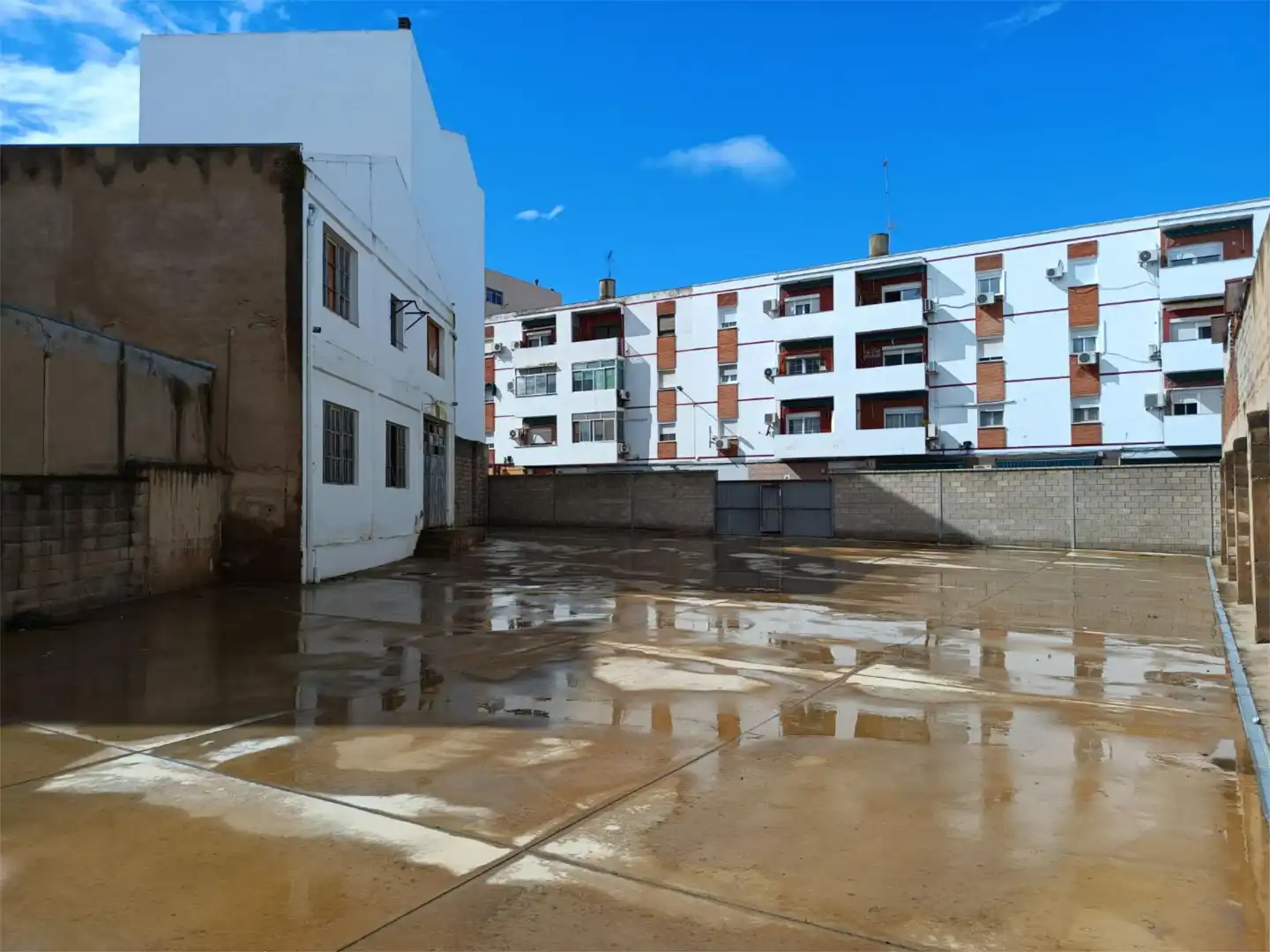 Local de lloguer a Avenida de Juan Carlos I, 11, Este Vista exterior de Local de lloguer en Mérida