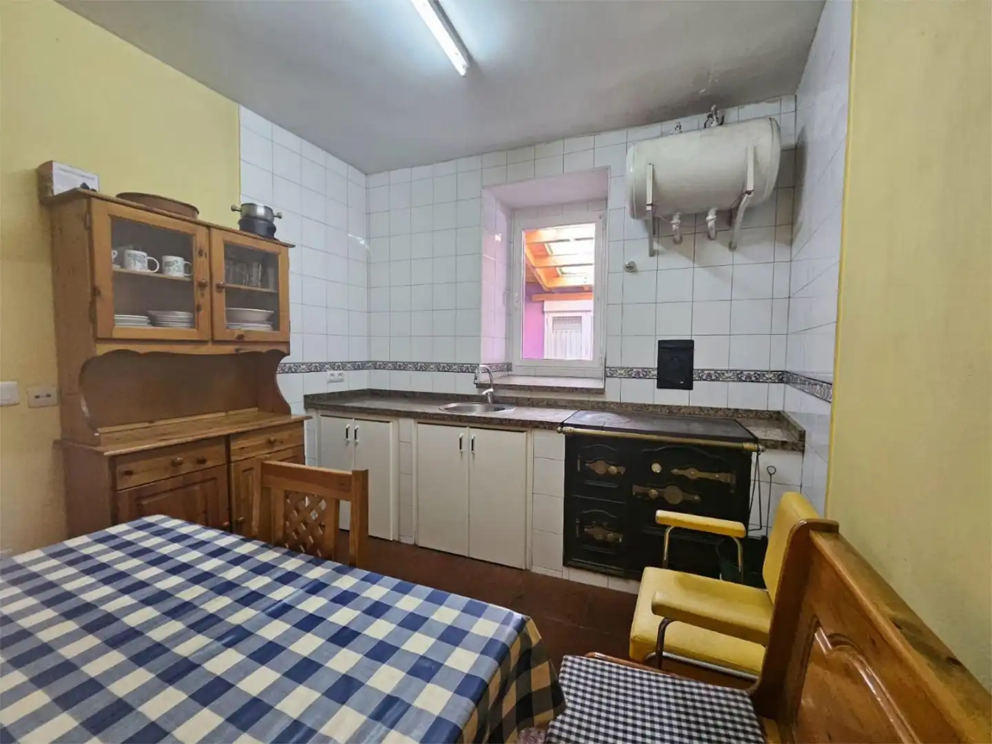 Casa o xalet en venda a Calle la Cruz, 37, Villamanín Cuina de Casa o xalet en venda en Villamanín