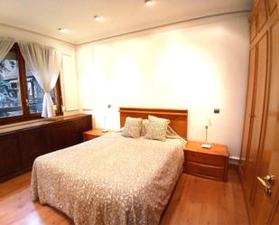 Bedroom of Flat to rent in  Madrid Capital  with Air Conditioner, Heating and Private garden