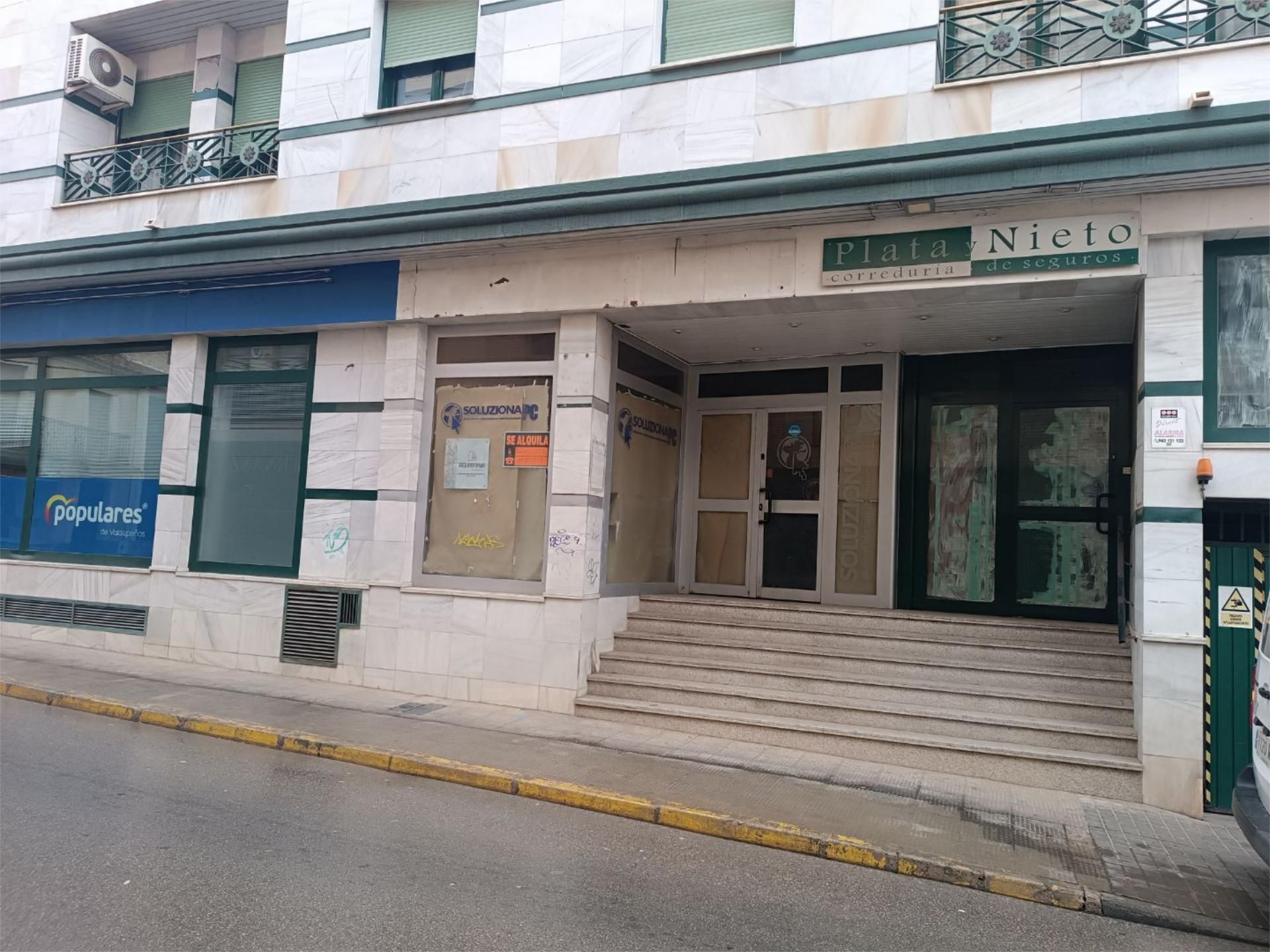 Exterior view of Premises to rent in Valdepeñas  with Parquet flooring