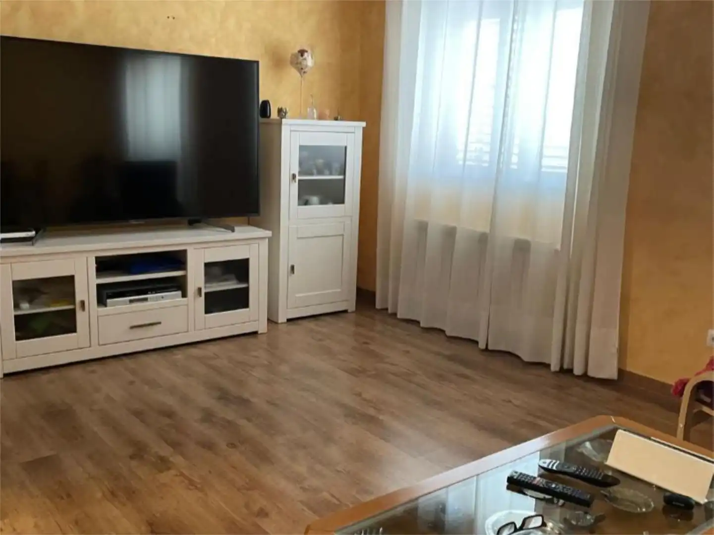 Casa o chalet en venta en Calle Ocaña, 1, Las Lomas Sala de estar de Casa o chalet en venta en Seseña con Aire acondicionado, Calefacción y Jardín privado