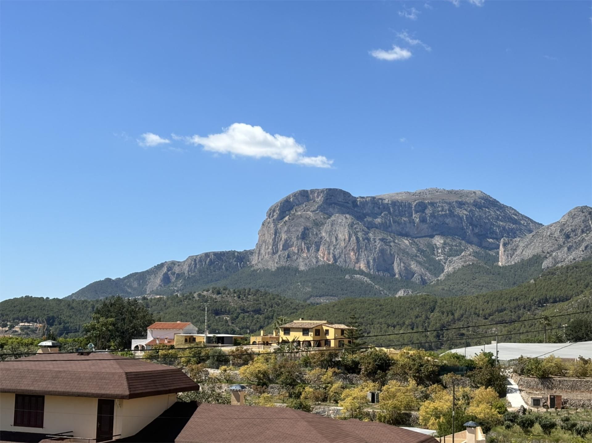 Vista exterior de Casa adosada en venda en Callosa d'en Sarrià amb Aire condicionat