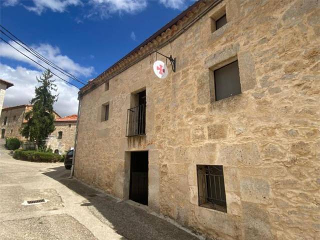 Piso en Venta en Calle la Fuente, 1 en Valdeande