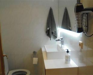 Bathroom of Flat to rent in Ponferrada