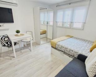 Bedroom of Flat to rent in  Madrid Capital  with Air Conditioner