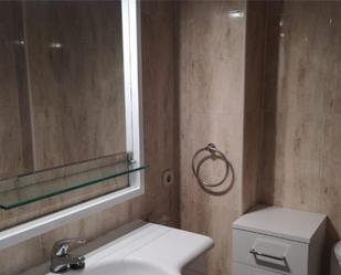 Bathroom of Flat to rent in  Madrid Capital  with Heating, Parquet flooring and Furnished