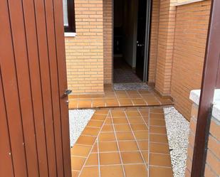 Casa o xalet en venda en Aldeamayor de San Martín amb Calefacció, Jardí privat i Parquet