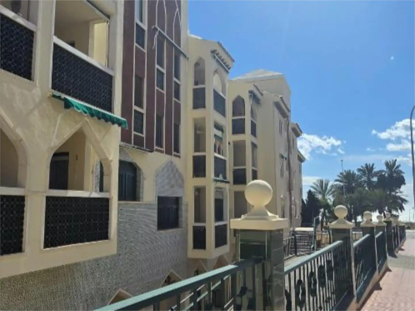Piso en venta en Avenida Santiago Bernabéu, 42, Calas Santiago Bernabéu Vista exterior de Piso en venta en Santa Pola con Aire acondicionado, Piscina y Balcón